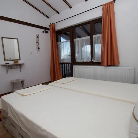 Villa Kozareva козаревата Elech
